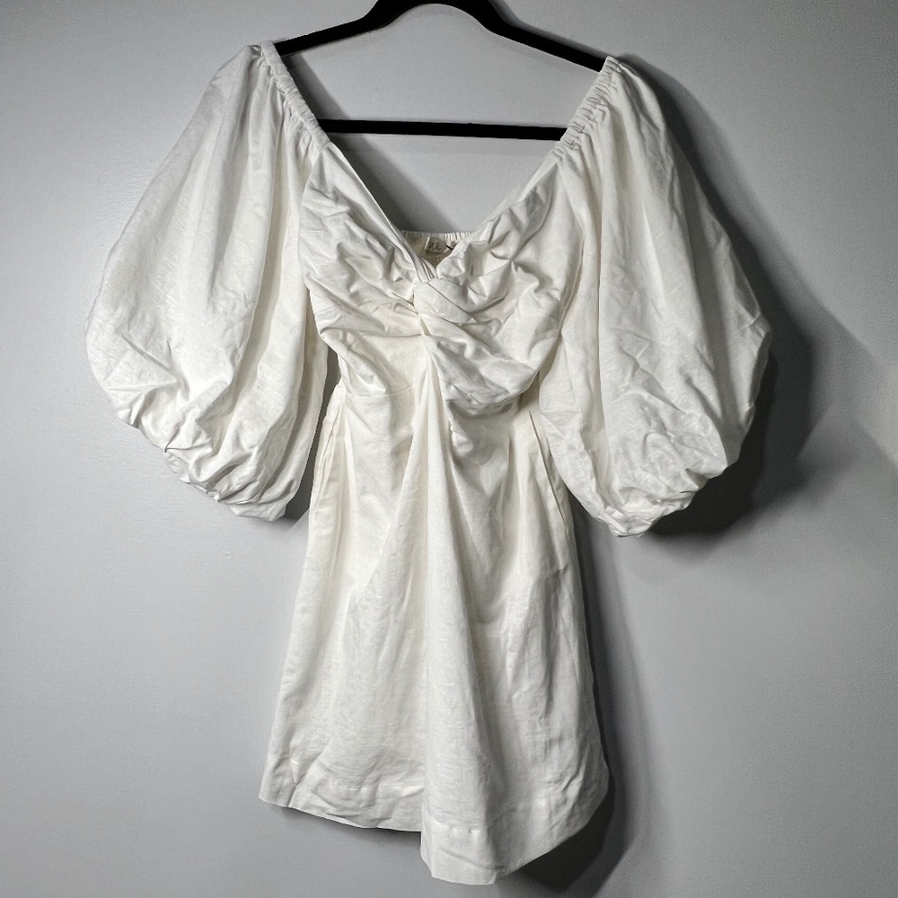 NWT -Stile mini white dress size small
